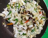Foto langkah ke 5 dari resep Mie Goreng Jawa.