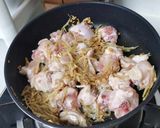 รูปขั้นตอนการทำที่ 3 ของ ไก่ผัดขิง