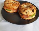 Une image de l'étape 5 de Bagels saumon fumé, avocat, tomate séchée.