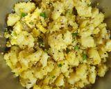 A picture of step 4 of Masala idli churma.