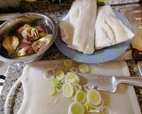 Foto del passaggio 1 della ricetta Baccalà al forno con porri e carciofi