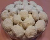 Foto langkah ke 9 dari resep Putri salju lumer with kacang mede+edam #kuekering #kuelebaran.