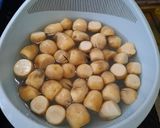 Hình bước làm 1 của món Nấm rơm kho