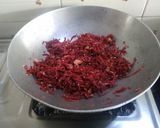 A picture of step 1 of Beetroot paratha.