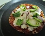 रोटी पिज़्ज़ा (roti pizza recipe in Hindi) रेसिपी चरण 2 फोटो