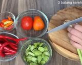 Foto langkah ke 2 dari resep Tumis Cumi Asin Pete.