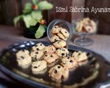 Foto langkah ke 11 dari resep Milky Vanila Choco Chips Cookies.