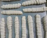 Foto langkah ke 3 dari resep Keju lilit.