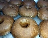 Foto langkah ke 4 dari resep Donat Triple Cokelat.