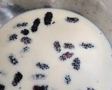 Hình bước làm 2 của món Pannacotta dâu tằm (bột pannacotta pha sẵn)