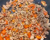 A picture of step 4 of Gapao rice.