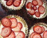 Foto del paso 3 de la receta: Cheesecake de frutillas “fit”