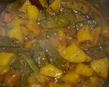 A picture of step 8 of Aloo aur seem ki sabji.