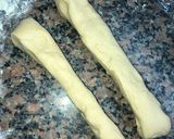 Foto del paso 2 de la receta: Conejitos de pan con salchichas!!