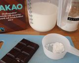 Foto langkah ke 1 dari resep Italian rich and creamy hot chocolate.