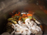 Arroz caldoso con alcachofas