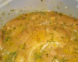 Foto del paso 1 de la receta: Milanesas de pollo con mostaza y hierbas