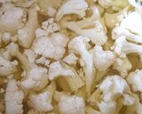 A picture of step 1 of Cauliflower korma.
