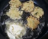 Foto langkah ke 3 dari resep Kentang krispi (laccha pakora).