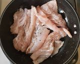 Foto del paso 1 de la receta: Filete de robalo con salsa de cebollín y vino blanco