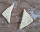 Foto del paso 11 de la receta: Bizcochos "medialunas" o facturas