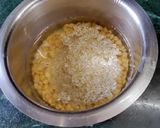 A picture of step 1 of Chana Dal Pulao.