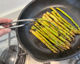 Foto del paso 1 de la receta: Espárragos a la mantequilla
