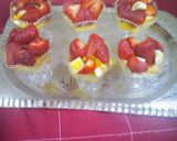 صورة لخطوة 3 من وصفة كؤوس كريمة البرتقال والفرولة سهلة وبمكونات بسيطة تحضر بسرعة 😋