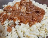 Foto del paso 3 de la receta: Tirabuzones con salsa