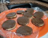 Foto del paso 4 de la receta: Alfajores con masa de CHOCOLINAS