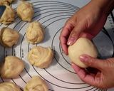 A picture of step 10 of Filipino pan de coco.