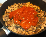 Foto del paso 7 de la receta: Pizza de masa quebrada con soja texturizada y champiñones 🍄