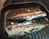 Foto del paso 4 de la receta: Caballa a la plancha con sus huevas