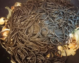 Foto del paso 5 de la receta: Spaghetti Negros con berberechos