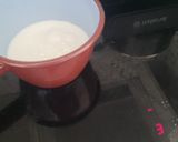 Foto del paso 3 de la receta: Crema Catalana con una yema de huevo en un plis plas