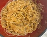 Foto langkah ke 6 dari resep 🍜 Bihun Goreng Bakso dan Kol Ala Anak Kos.