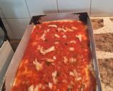 Foto del paso 6 de la receta: Pizza casera con salsa blanca y cebollas caramelizada