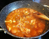 Foto del paso 6 de la receta: Garbanzos en salsa de tomate con pollo y butifarra a la barbacoa