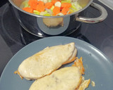 Foto del paso 1 de la receta: Rollitos (obleas de arroz) de pechuga en escabeche con salsa romescu