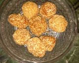 गुड़ तिल के लाडू (Jaggery Til ke ladoo recipe in hindi) रेसिपी चरण 4 फोटो