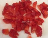 Foto langkah ke 1 dari resep Strawberry Popsicle.