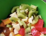 Foto langkah ke 2 dari resep Fresh fruit salad.