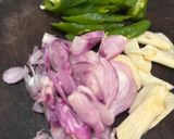 Foto langkah ke 2 dari resep Cah Kangkung Telur Puyuh.