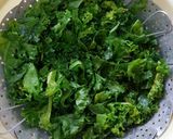 Foto del paso 2 de la receta: Ensalada de quinoa, kale y camarones con aderezo de tahini