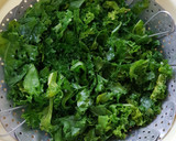 Foto del paso 2 de la receta: Ensalada de quinoa, kale y camarones con aderezo de tahini