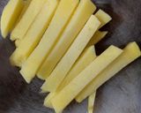 Foto langkah ke 1 dari resep French fries/ kentang goreng (frozen food).