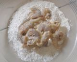Foto langkah ke 2 dari resep Udang Goreng Tepung Saos Asam Manis.
