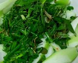 Hình bước làm 3 của món Cá trắm cỏ, chả cá nấu canh chua