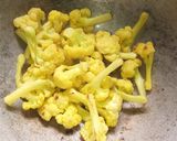 ফুলকপির নিরামিষ কোরমা(fulkopir niramish ranna recipe in Bengali) রেসিপির ধাপ 2 ছবি