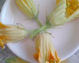 A picture of step 1 of Pumpkin flowers pakoda.